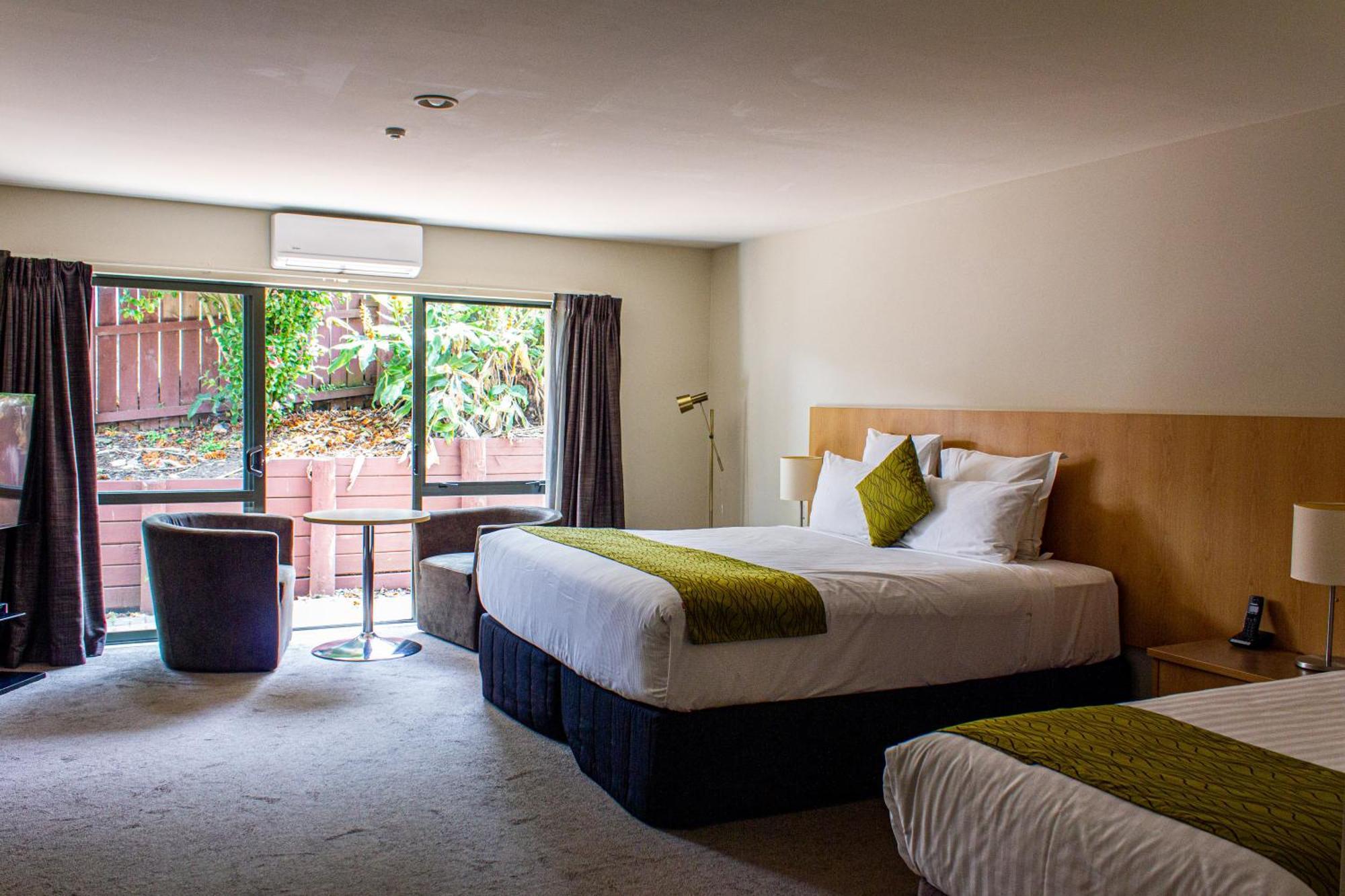 Edit Greenlane Hotel
